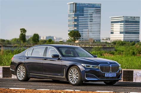 New BMW 7 Series now in Singapore with more interior tech Torque