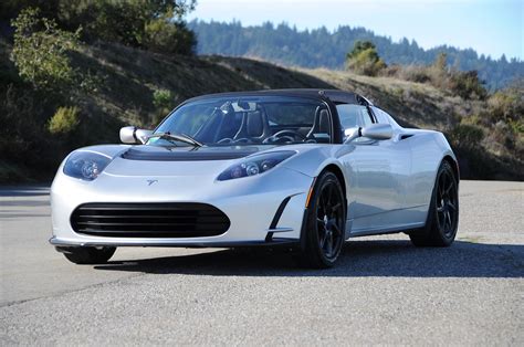 Tesla Roadster returns, promises 060 mph in 1.9 sec, 200,000 price tag