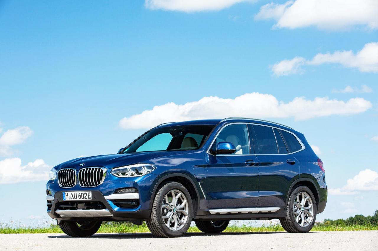 Is the BMW X3 xDrive30e hybrid the best product of the X3 family?
