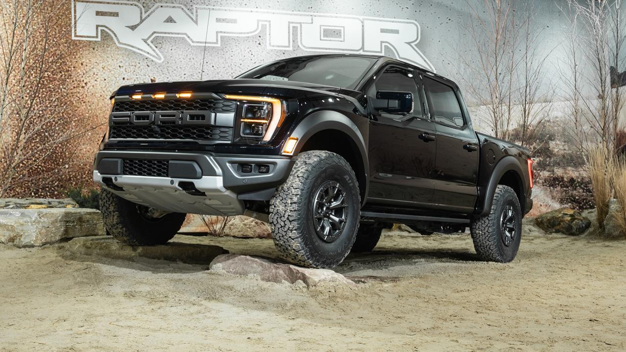 2021 Ford F150 Raptor Arrives to Take on the TRX