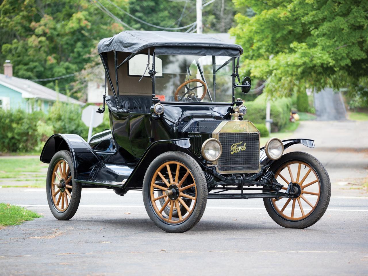 RM Sotheby's 1915 Ford Model T Runabout Hershey 2014