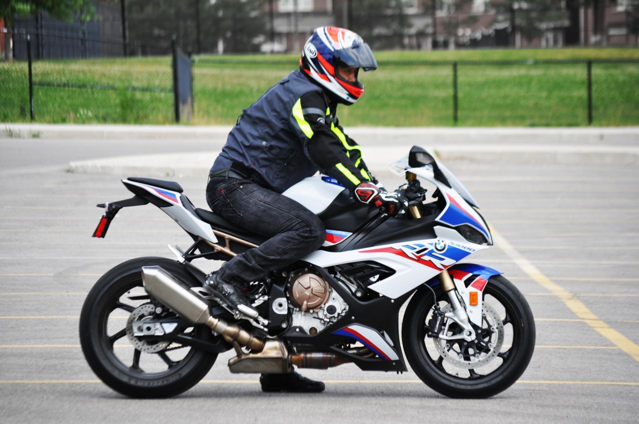 Test ride 2020 BMW S1000RR Canada Moto Guide