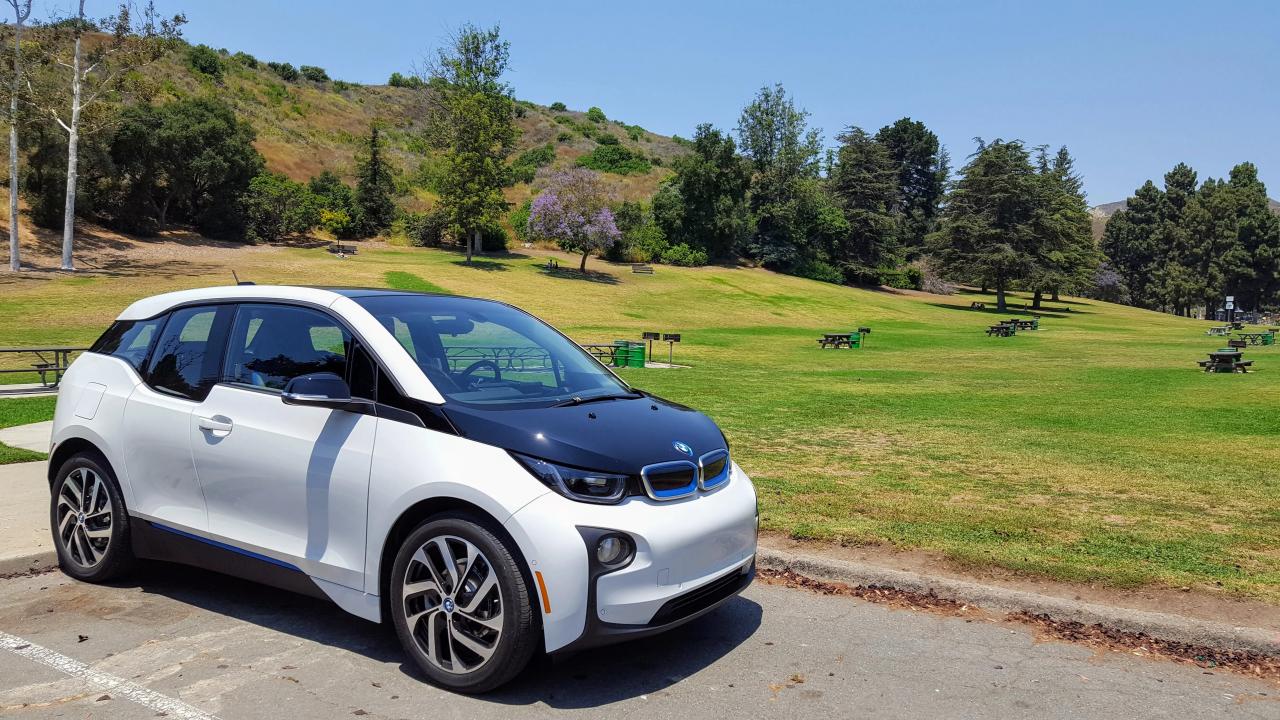 24 Hours With The New, Longer Range 2017 BMW i3 (CleanTechnica