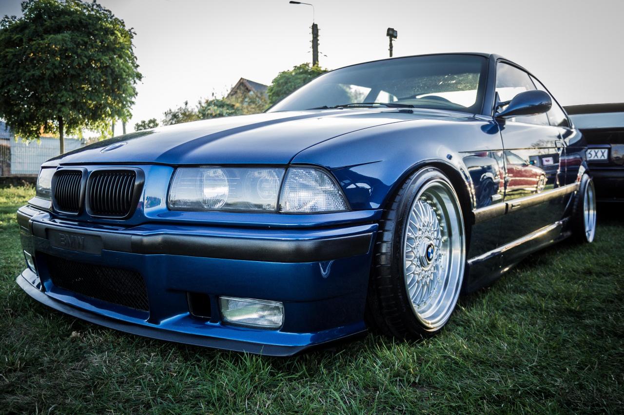 Found this clean e36 Coupe at my local car meet ) BMW